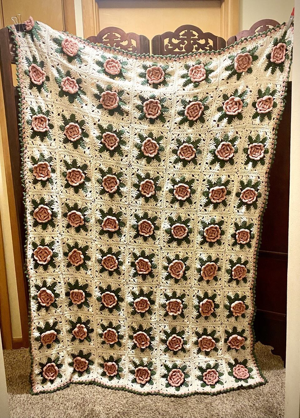 Beautiful Vintage Handmade Crocheted Afghan Blanket 3D Pink Roses Green & White
